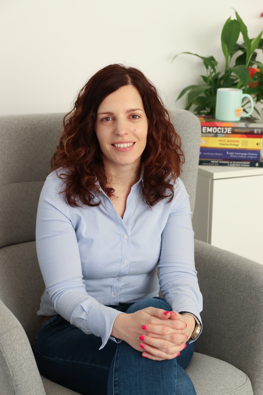 psihologinja elizabeta šapla v terapevtski pisarni